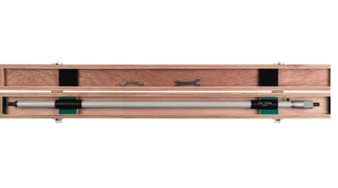 Mitutoyo 133-170 Tubular Inside Micrometer, 725 to 750 mm